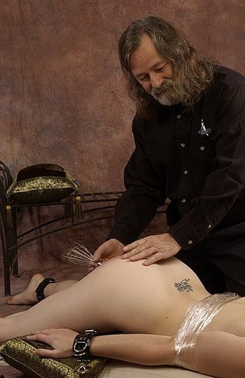 Aroused Babe lets a Guy play with her Nipples - Wasteland-BDSM-Plastic-Wrap-Nipple-Clamps(8)