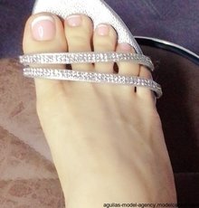 Kinky chicks showing their nice feet in high heels — 14