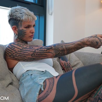 Sexe anal avec Stefani Marz