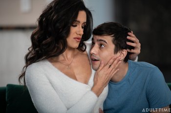 Adorable stepmom Penny Barber seduces and fucks young Ricky Spanish - Adorable stepmom Penny Barber seduces and fucks young Ricky Spanish 005
