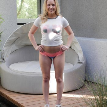 Blonde cutie Aubrey Sinclair spreads legs to be fucked in the hotel room