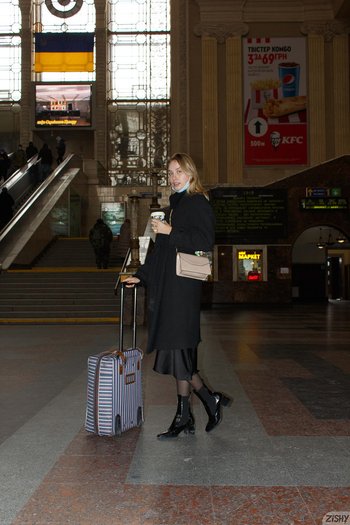 Ukrainian girl reveals her beautiful body in the train - Zishy-Red-Bra (2)